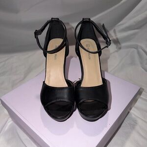 TOP Moda Elegant Black Ankle Strap Heels